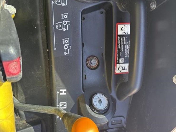 john-deere-1025-image-53