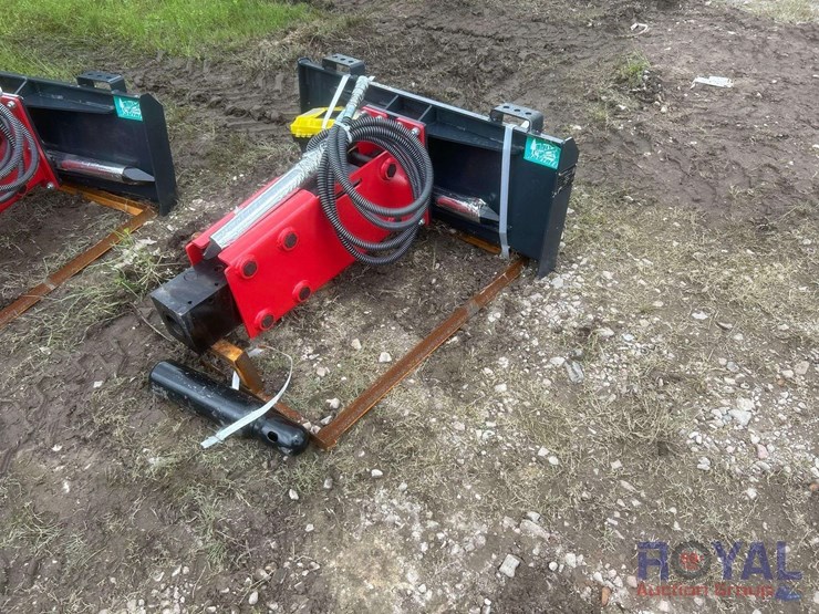 2025-raytree-rmh680-hydraulic-hammer-skid-steer-attachment-image-1