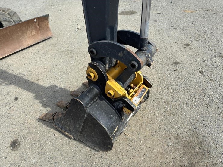 2023-john-deere-17p-hydraulic-excavator-image-6