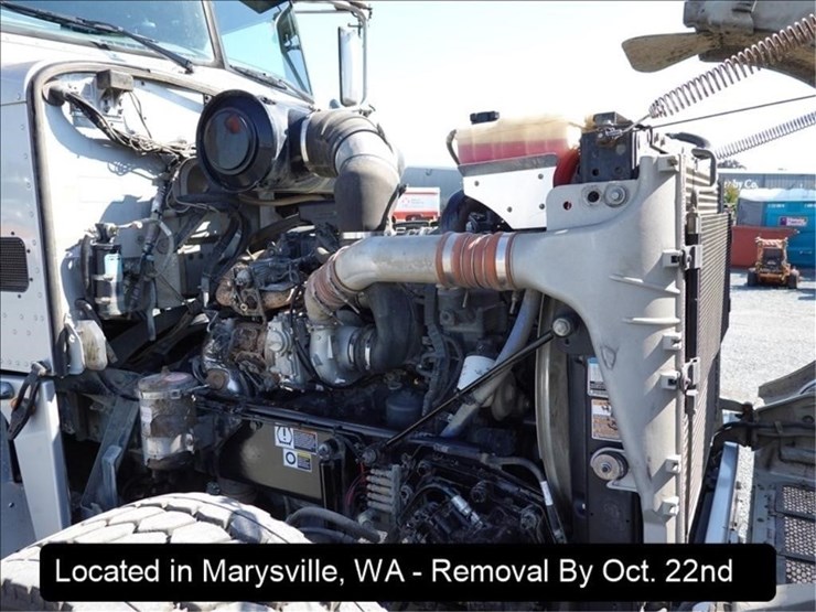 2015-peterbilt-367-image-12