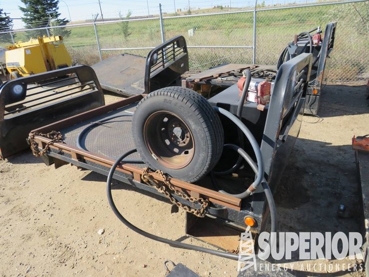 (5-37)-cm-truck-beds-7'w-x-8'6"l-steel-pickup-flat-image-2
