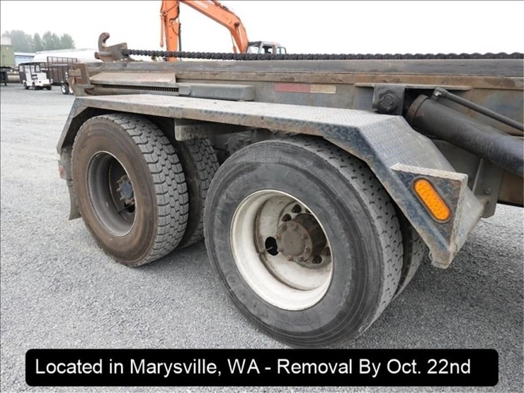 2015-peterbilt-567-image-41