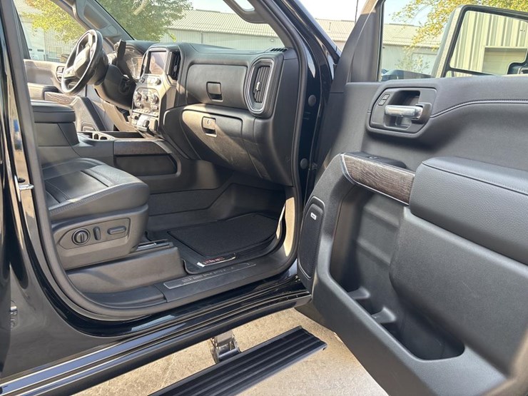 2023-gmc-3500hd-image-41