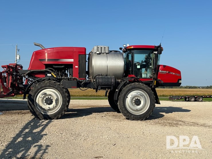 2012-case-ih-patriot-4430-image-2