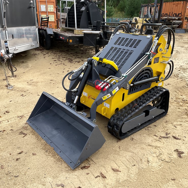 #214 • New LandHonor Ride On Skid Steer Loader