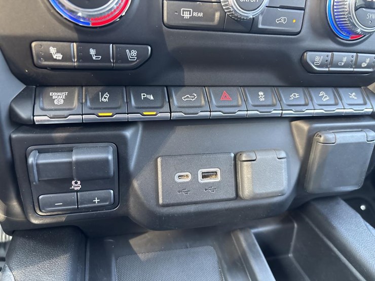 2023-gmc-3500hd-image-50