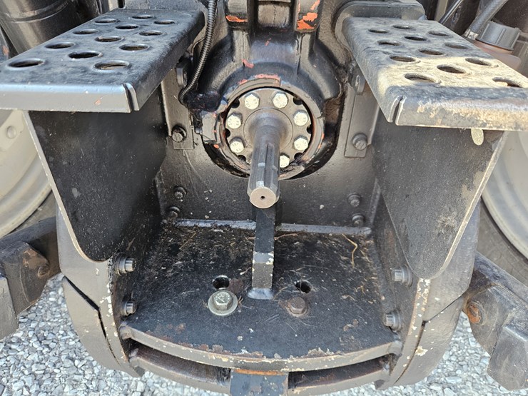 2005-challenger-mt565b-image-15
