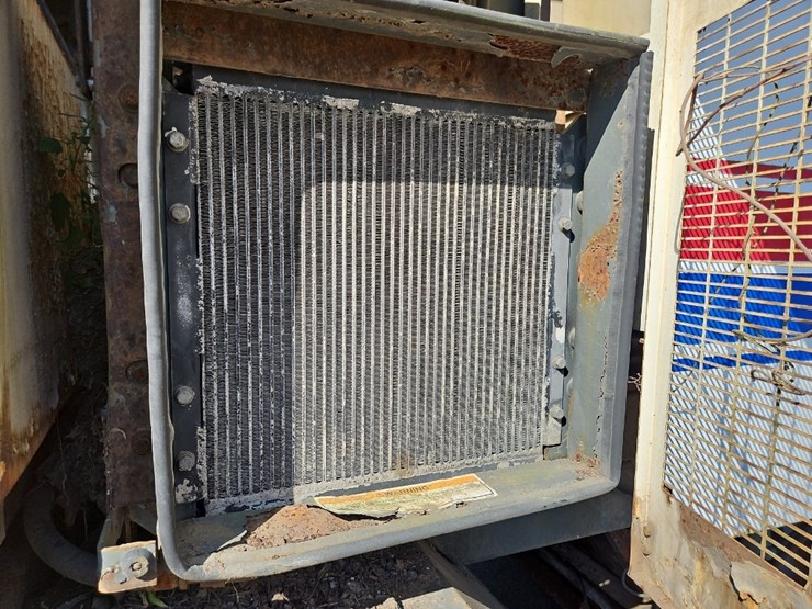 2003-freightliner-fl70-image-29