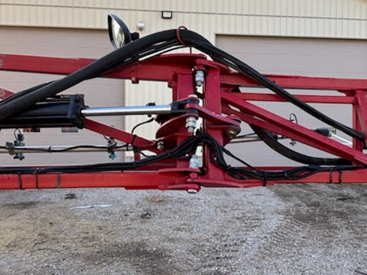 2011-case-ih-patriot-4420-image-23