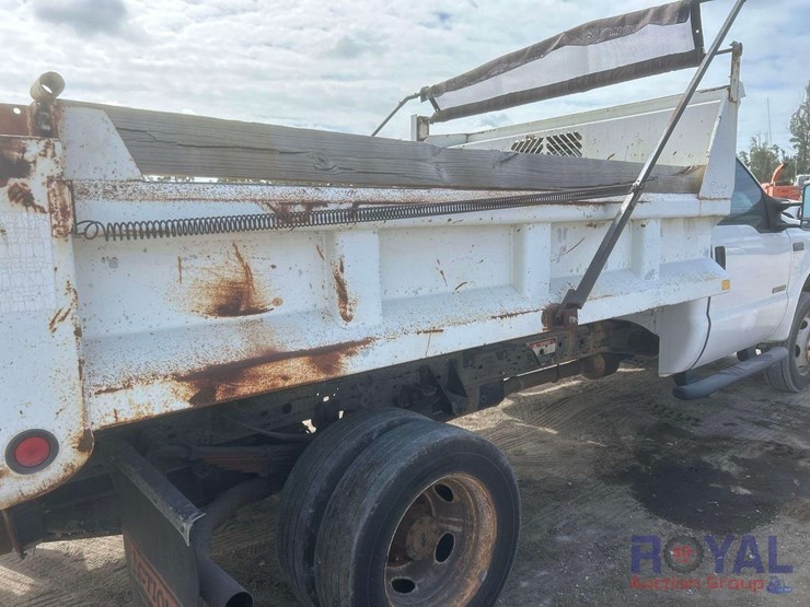 2004-ford-f550-image-23