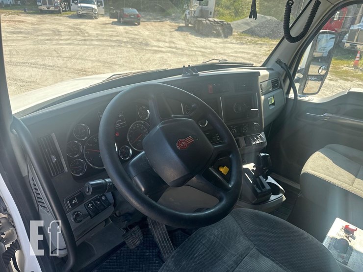 2018-kenworth-t880-image-27