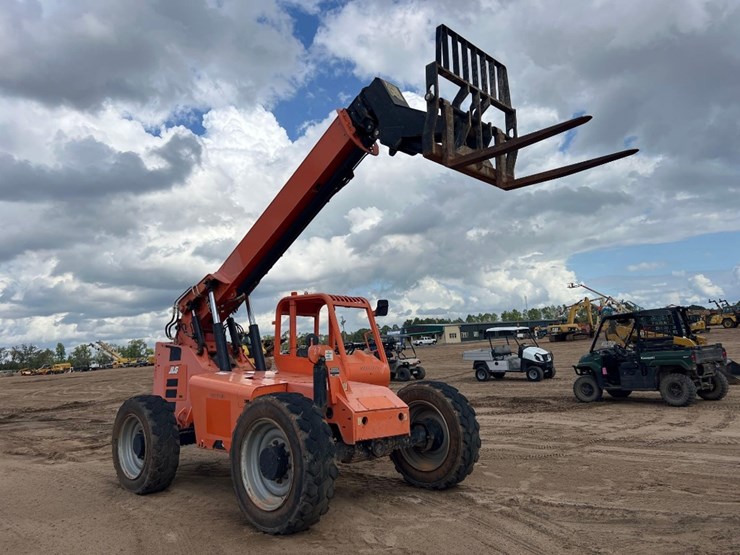 2016-jlg-6036-telescopic-forklift-image-6