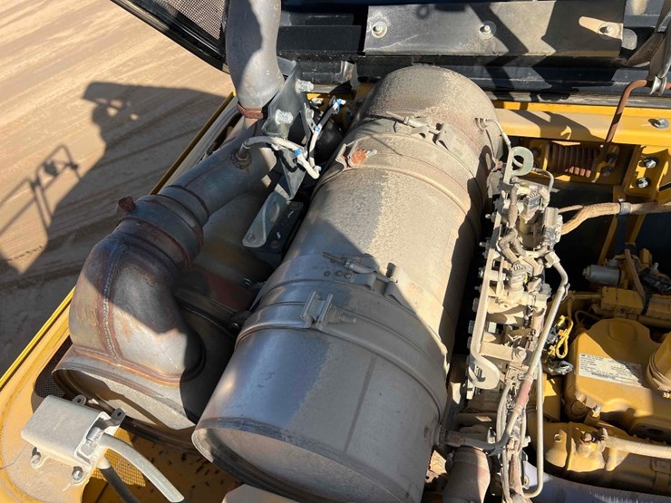 2016-caterpillar-336fl-image-18