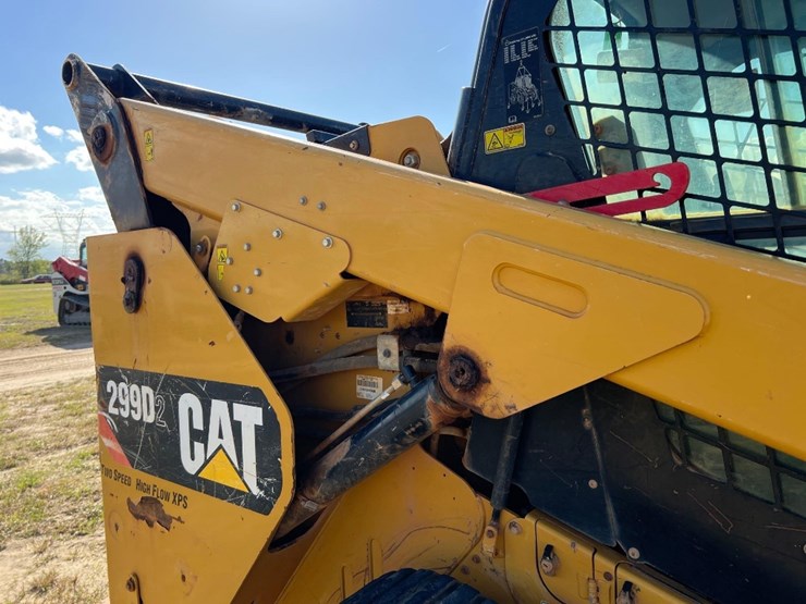 2017-caterpillar-299d2-image-14