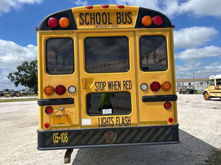 2005-ic-corporation-pb105-school-bus-image-22