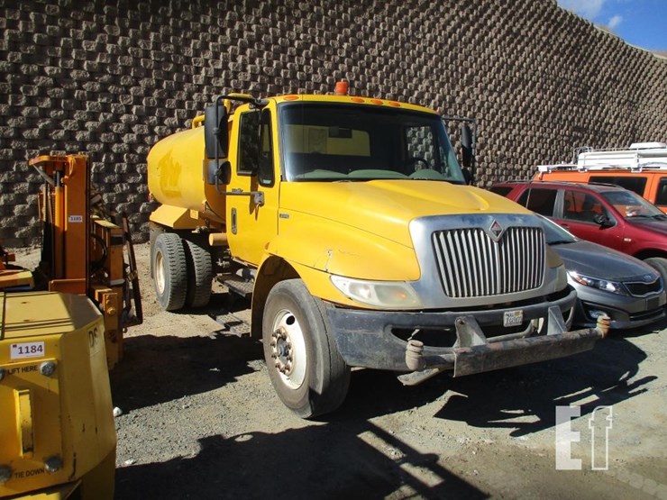 2011-international-durastar-4300-image-1