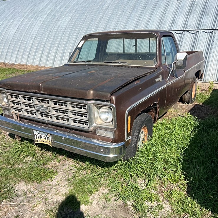 1978 Chevy Cheyenne 20 3/4 ton 2 Wheel drive pick up, been sitting, sell as is
