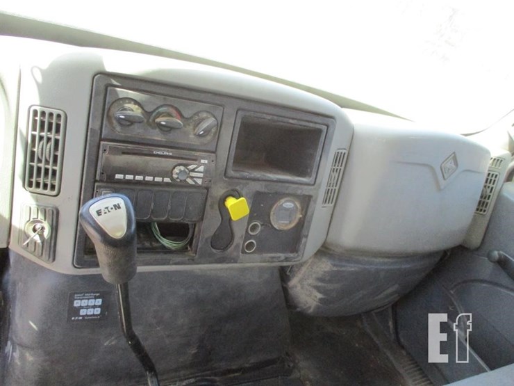 2013-international-durastar-4300-image-8