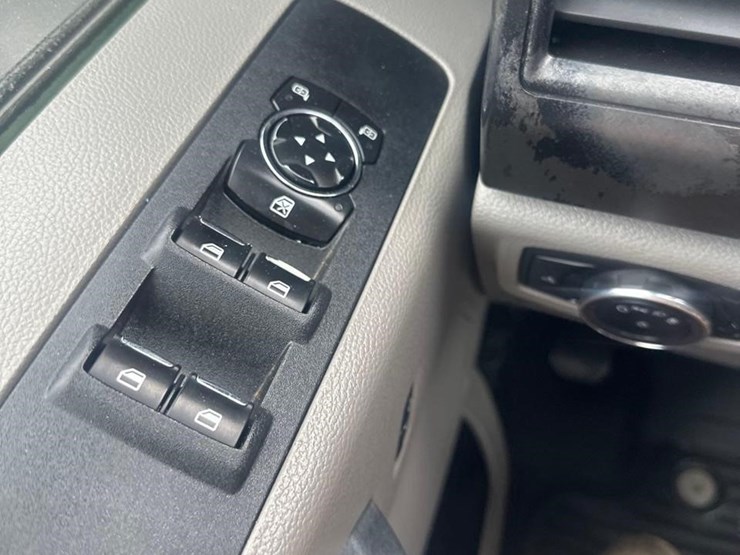 2019-ford-f350-sd-xl-image-21
