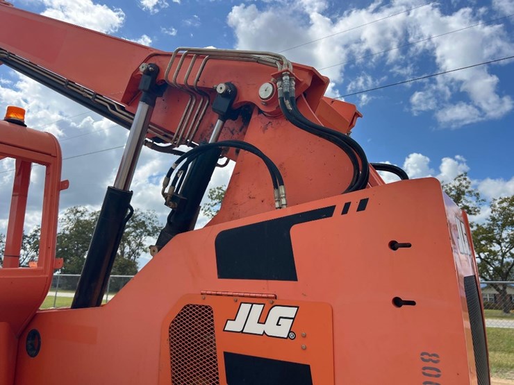 2016-jlg-6036-telescopic-forklift-image-23