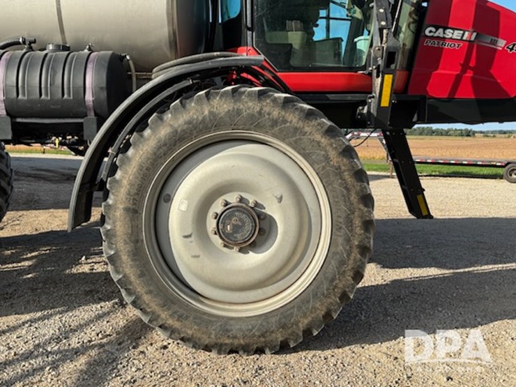 2011-case-ih-patriot-4420-image-30