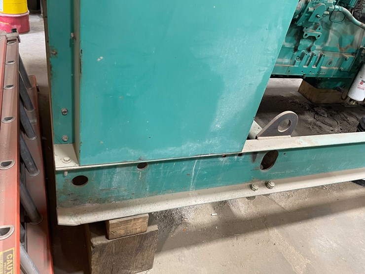 #8615-•-1999-cummins-dfeh-generator-(aps)-image-65