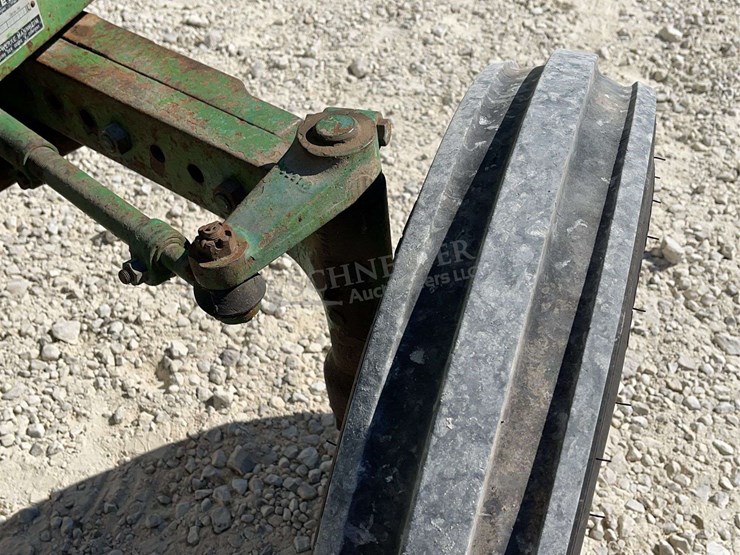 john-deere-2240-image-9