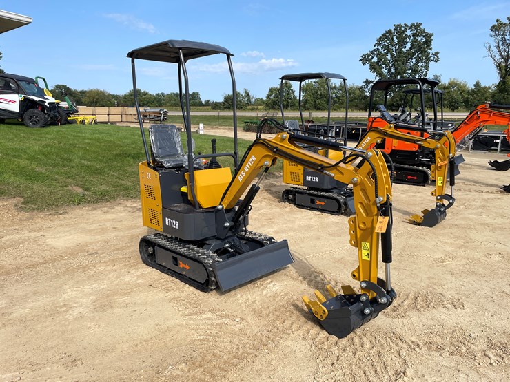 #203-•-new-rt12r-mini-excavator-image-7