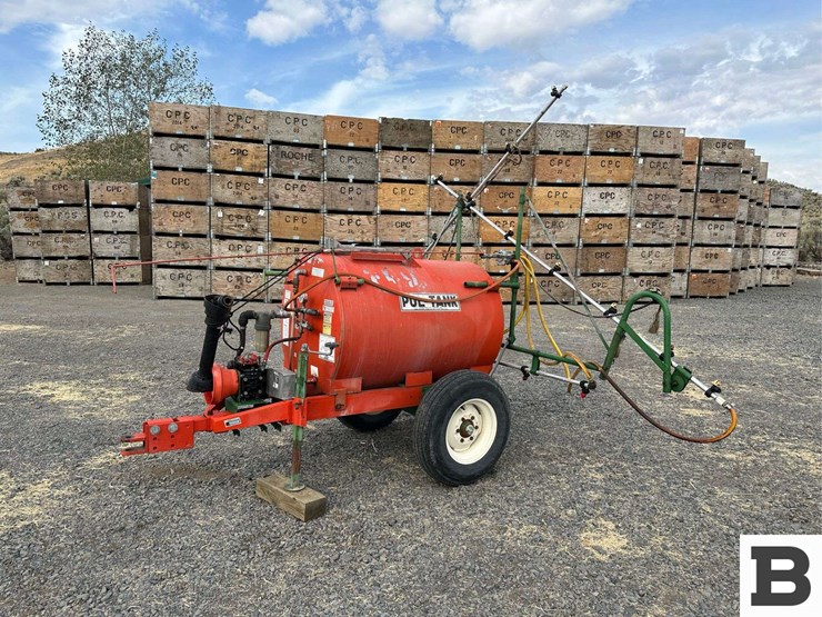 2006-rears-200-gallon-orchard-sprayer-with-spray-booms-image-1