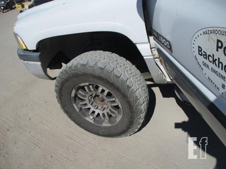 2002-dodge-2500-image-15