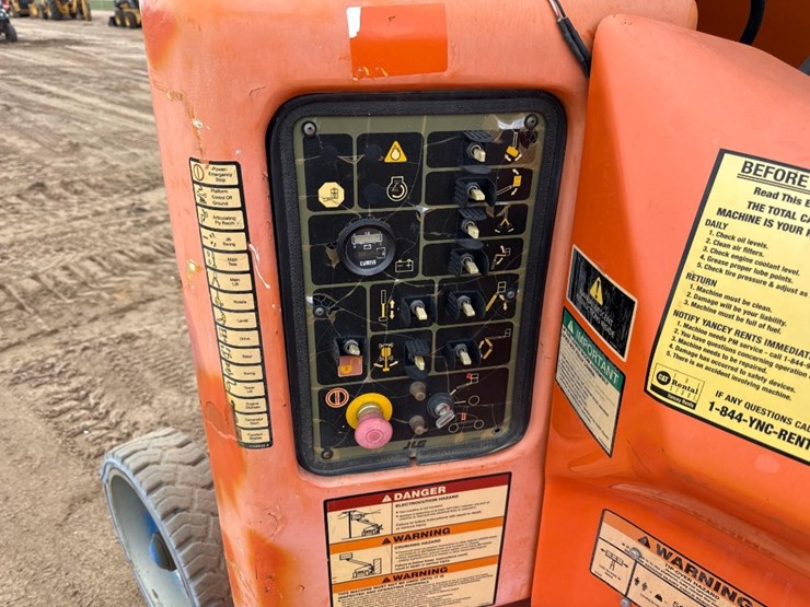2007-jlg-e400ajp-image-14