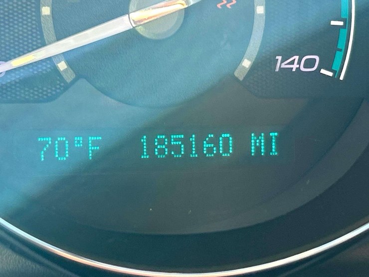 2011-chevrolet-malibu-2lt-sedan-image-6