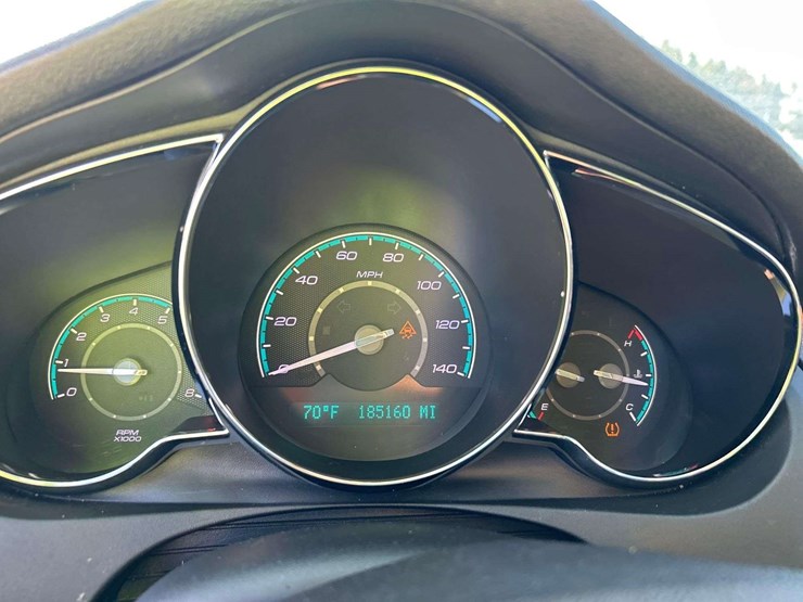 2011-chevrolet-malibu-2lt-sedan-image-14