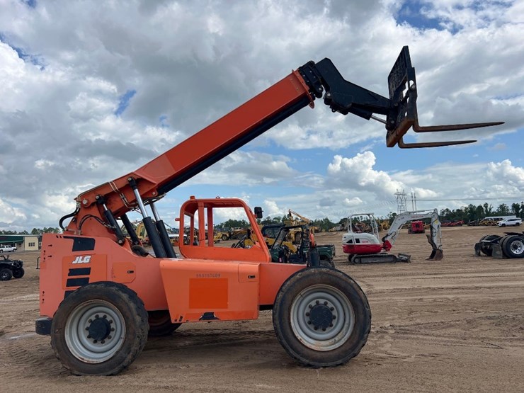 2016-jlg-6036-telescopic-forklift-image-5