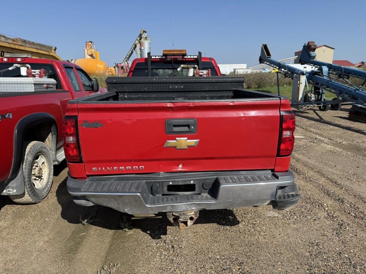 #2114-•-2015-chevrolet-silverado-2500hd-4x4-pickup-truck-image-6