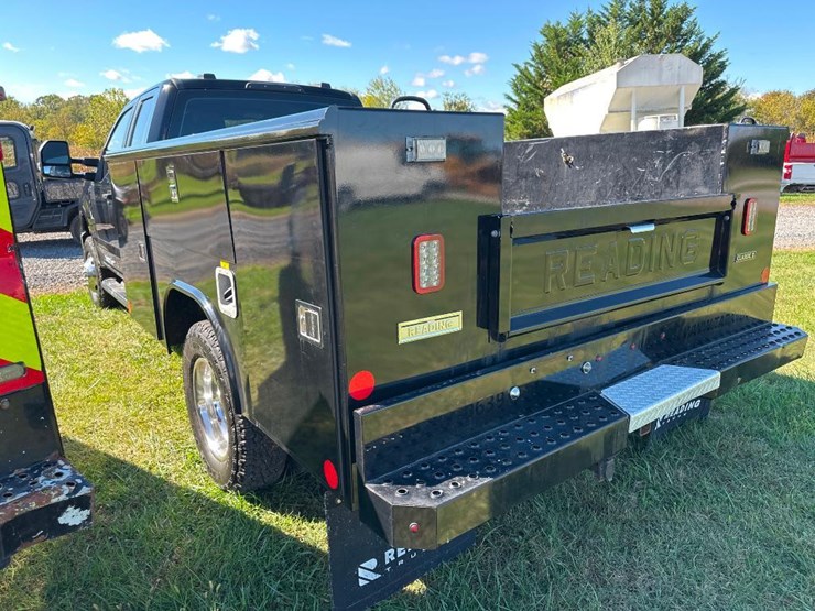 2022-ford-f350-xl-image-11
