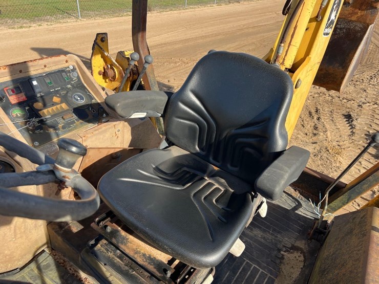 john-deere-310d-image-35