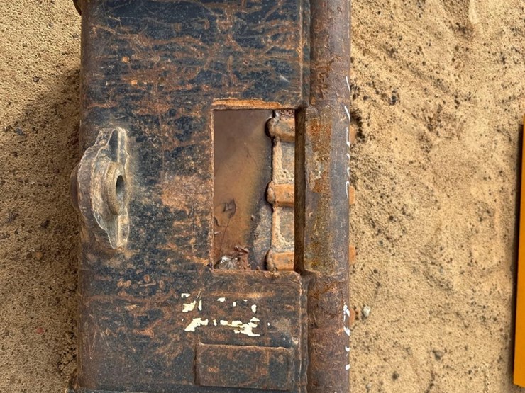 tag-24"-excavator-bucket-image-3