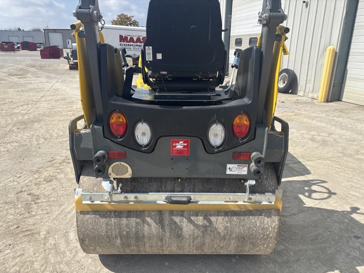 #5056-•-2019-wacker-neuson-rd28-smooth-drum-roller-image-13