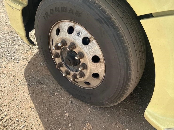 2019-kenworth-t680-image-10