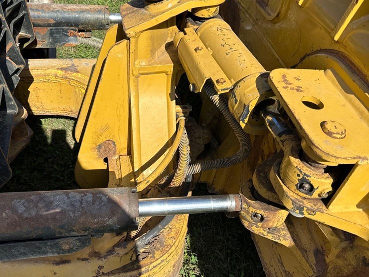 2015-caterpillar-d5k2-lgp-image-5