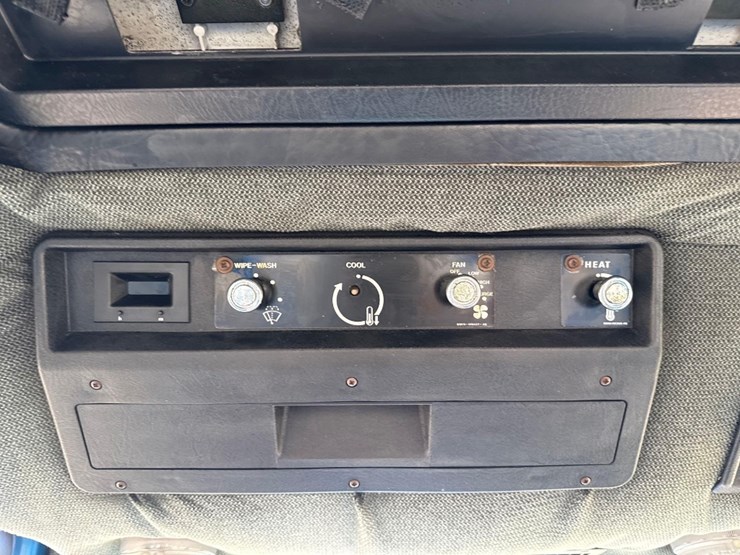 ford-8530-image-30