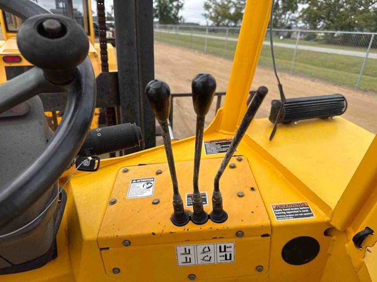 sellick-s80j4e-4-rough-terrain-forklift-image-18