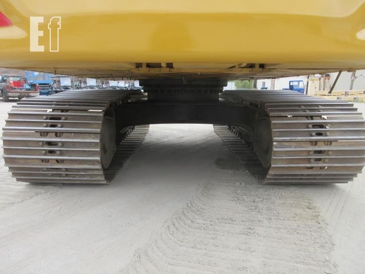 2018-caterpillar-320-image-13