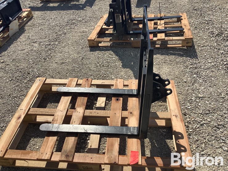 mini-excavator-pallet-fork-attachment-image-8