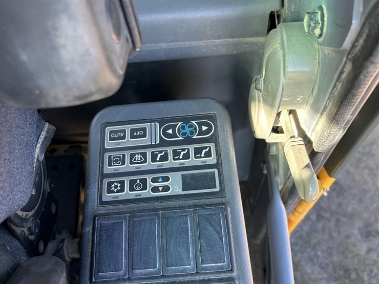 2004-volvo-ec210c-lc-image-52