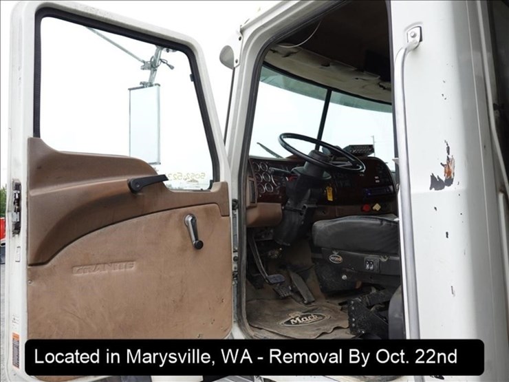 2007-mack-cv713-image-13