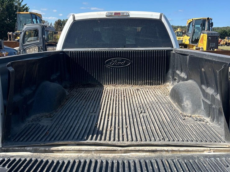 2017-ford-f150-xlt-pick-up-image-10