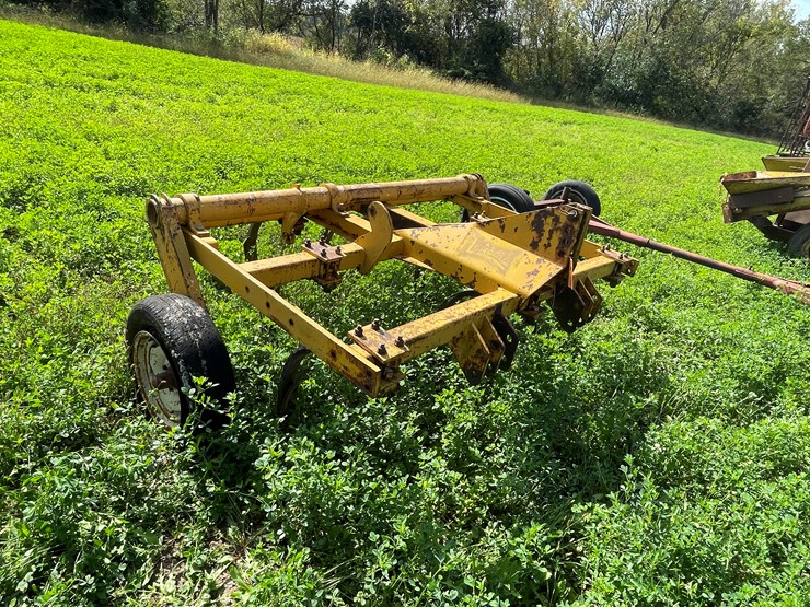 #4437-•-landoll-(7)-tooth-chisel-plow-image-3