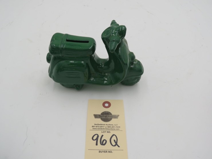 vespa-scooter-group-image-4